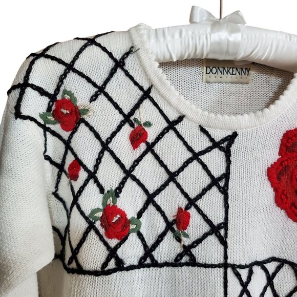 Donnkenny Classics Vintage Women’s Embroidered Pullover Sweater Size Medium - Picture 3 of 10